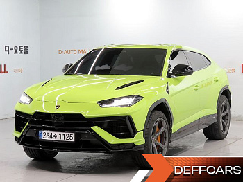 Lamborghini URUS 4.0 V8 S Lamborghini URUS 4.0 V8 S купить по цене 38 094 210 ₽  на сайте DeffCars
