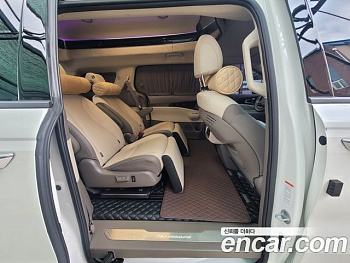 Kia CARNIVAL Gasoline 9-Seater Hi Limousine Signature купить по цене 9 730 992.52 ₽  на сайте DeffCars