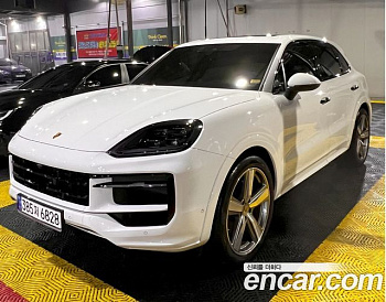 Porsche CAYENNE 3.0 Porsche CAYENNE 3.0 купить по цене 15 219 356 ₽  на сайте DeffCars