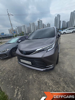Toyota SIENNA 2.5 Hybrid AWD купить на сайте DeffCars