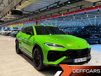 Lamborghini URUS 4.0 V8 SE купить по цене 47 215 314.57 ₽  на сайте DeffCars