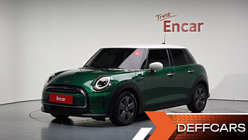 Mini COOPER 5Door Classic Third Generation купить по цене 2 359 051 ₽  на сайте DeffCars