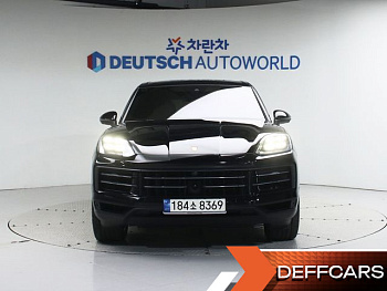 Porsche CAYENNE 3.0 Porsche CAYENNE 3.0 купить по цене 12 647 872.48 ₽  на сайте DeffCars