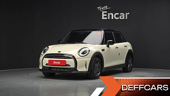 Mini COOPER 5Door Classic Third Generation купить по цене 2 361 879.41 ₽  на сайте DeffCars
