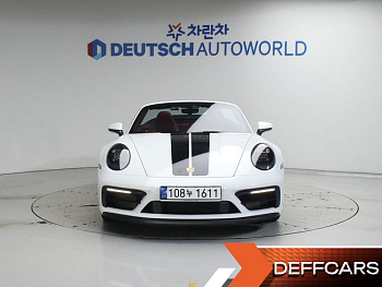 Porsche 911 Carrera GTS Cabriolet купить по цене 19 531 946.80 ₽  на сайте DeffCars