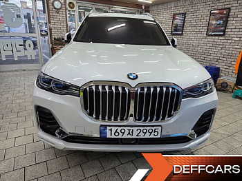 BMW X7 xDrive 40i Design Pure Excellence 6-Seater купить по цене 8 917 074.97 ₽  на сайте DeffCars