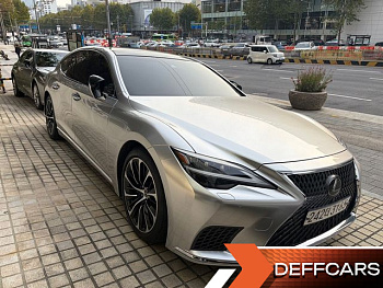 Lexus LS 3.5 Luxury AWD купить по цене 9 559 614.28 ₽  на сайте DeffCars