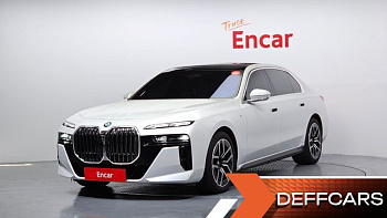 BMW 7-SERIES 740i xDrive M Sport купить по цене 13 273 860.48 ₽  на сайте DeffCars