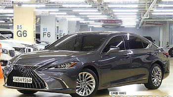Lexus ES Luxury Plus ES300H 7 поколение купить по цене 4 289 649 ₽  на сайте DeffCars