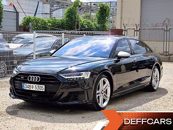 Audi S8 4.0 TFSI Quattro LWB купить по цене 11 064 396 ₽  на сайте DeffCars